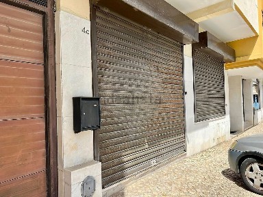 Espaço comercial à venda na Rua Porto Amélia