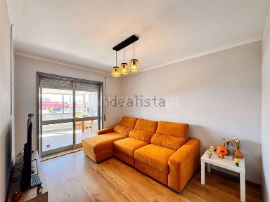 Apartamento T2 à venda na Coimbrões