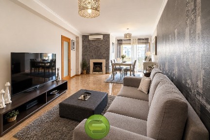 Apartamento T2 à venda na Rua dos Marmeleiros