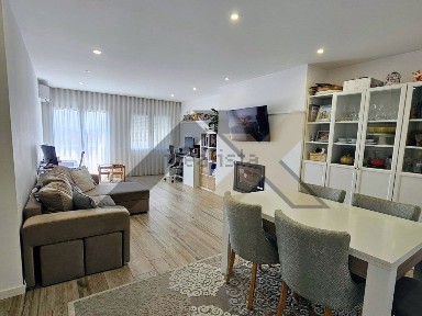 Apartamento T2 à venda na Travessa da R. do Rossio s/n