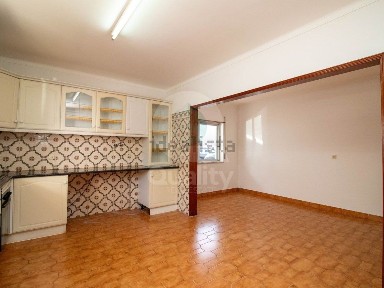 Apartamento T1 à venda na Rua Manuel Teixeira Gomes s/n