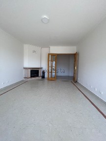 Apartamento T3 à venda na Avenida Arsenal do Alfeite