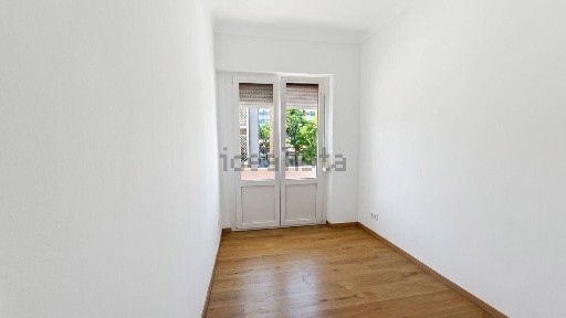Apartamento T1 à venda na Rua Júlio Diniz, 69