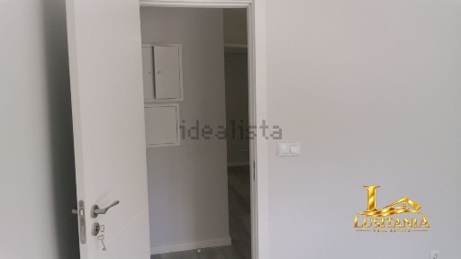 Apartamento T3 à venda na Rua João Jacinto de Magalhães s/n