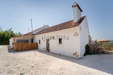 Moradia independente à venda em Évora de Alcobaça