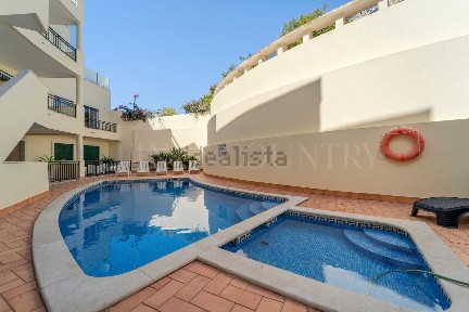 Apartamento T2 à venda na Rua Samora Barros, 17