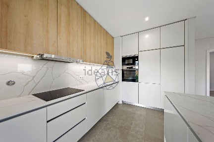 Apartamento T2 à venda na Rua do Luar
