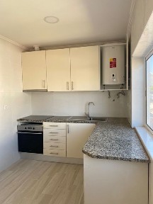 Arrenda-se T1 em duplex no Feijó