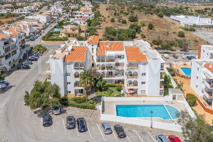 Apartamento T2 à venda na Rua Dom Gaspar Leão, 55