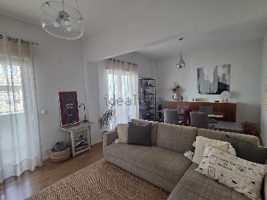 Apartamento T2 à venda na Rua Pascoal de Melo