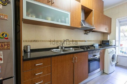 Apartamento T2 à venda na Rua Doutora Sara Benoliel