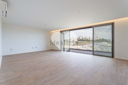 Apartamento T3 à venda na Serra de Carnaxide - Parque de Santa Cruz