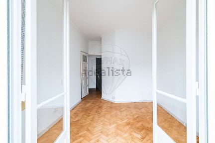 Apartamento T2 à venda na Rua Frei Bartolomeu dos Mártires
