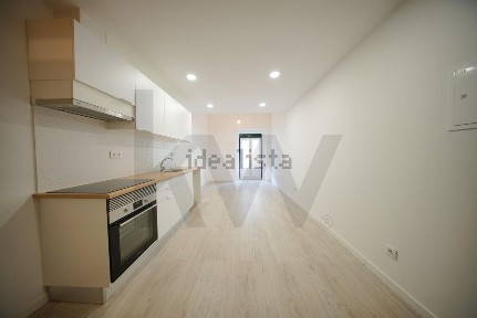 Apartamento T1 à venda na Rua 1 da Vila Maia, 1