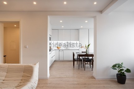 Apartamento T2 à venda na Estrada do Desvio, 28