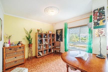 Apartamento T3 à venda na Rua Professor Doutor Carlos Torres d'Assunção, 4