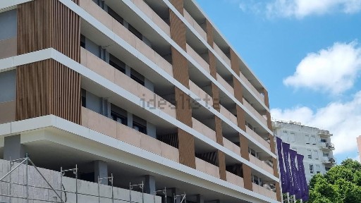 Apartamento T2 à venda na Azinhaga Poço de Baixo