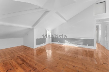Apartamento T2 à venda na Rua Almeida Brandão