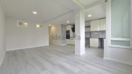 Apartamento T2 à venda na Rua António Sérgio