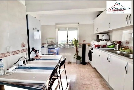 Apartamento T3 à venda na Rua Luís Cristino da Silva, 224