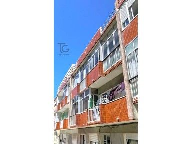 Apartamento T2 à venda na Rua Óscar Monteiro Torres, 46