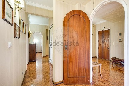 Apartamento T5 à venda na Rua de Macau