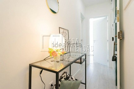Apartamento T3 à venda na Igreja de Benfica