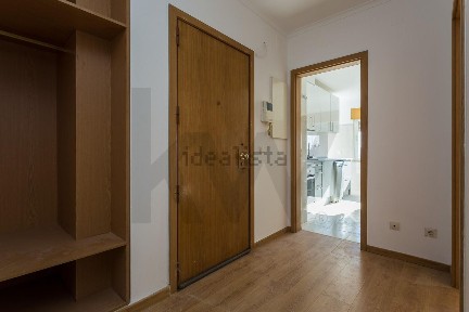 Apartamento T2 à venda na Rua Engenheiro Caldeira Rodrigues, 8