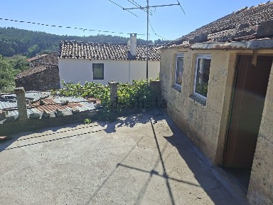 Moradia geminada à venda em Ferrarias de São João s/n