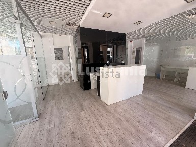 Arrendamento de espaço comercial no Centro - Quarteira Velha