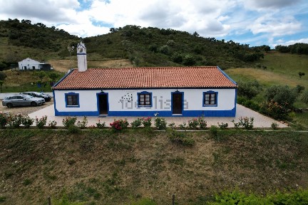 Vale de Santiago, Rua da Igreja