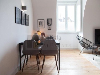 Arrendamento de apartamento T1 no Largo do Intendente Pina Manique