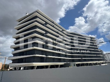 Arrendamento de apartamento T3 na Rua Cipriano Dourado, 7