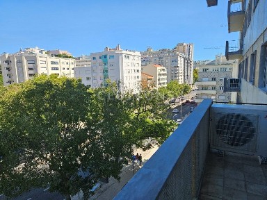 Arrendamento de apartamento T3 na Avenida das Forças Armadas
