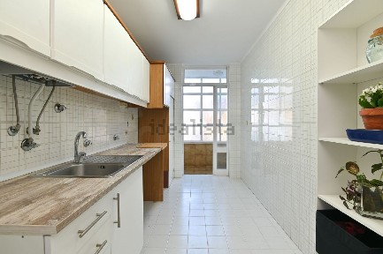 Arrendamento de apartamento T2 na Rua do Monte Leite