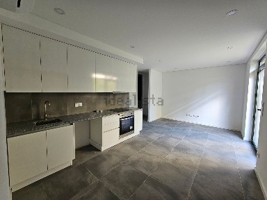 Apartamento T1 à venda em Repeses e São Salvador