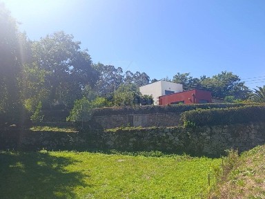 Moradia independente à venda em Paredes de Coura