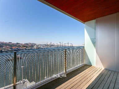 Apartamento T2 à venda na Rua do Ouro, 976