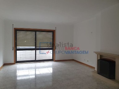 Apartamento T3 à venda na Curro - Carregal - Serra Negrelos