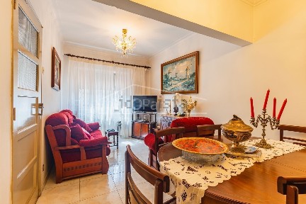Apartamento T2 à venda na Rua 1º de Dezembro