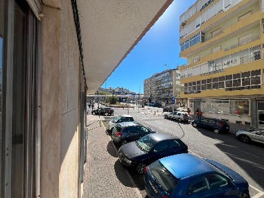 Arrendamento de apartamento T1 na Rua Fontes Pereira de Melo, 12