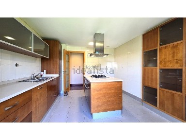 Arrendamento de apartamento T4 no Centro