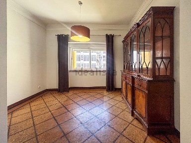 Arrendamento de apartamento T2 na Avenida Almirante Reis s/n
