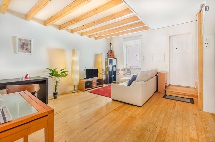 Arrendamento de apartamento T1 na Travessa do Olival à Graça