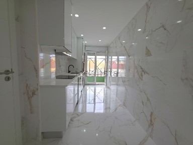 Arrendamento de apartamento T3 na Praceta Índia, 1