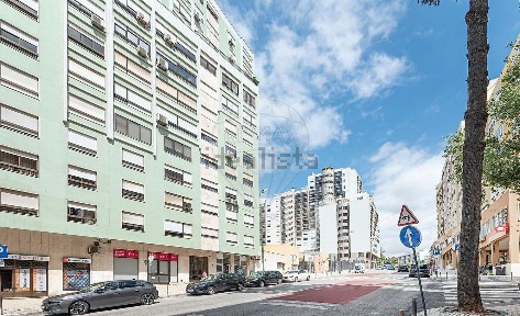 Arrendamento de apartamento T3 na Rua Major Neutel de Abreu
