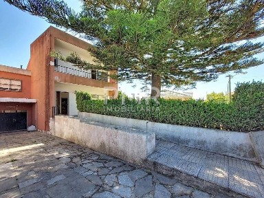 Casa ou moradia à venda na Queluz de Baixo