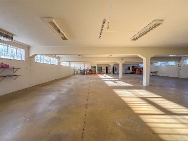 Arrendamento de armazém em Minde