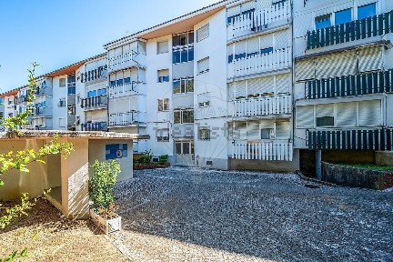 Apartamento T2 à venda na Rua do Mercado