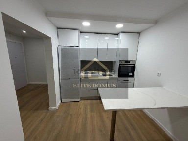 Apartamento T2 à venda na Rua Pedro Franco, 3